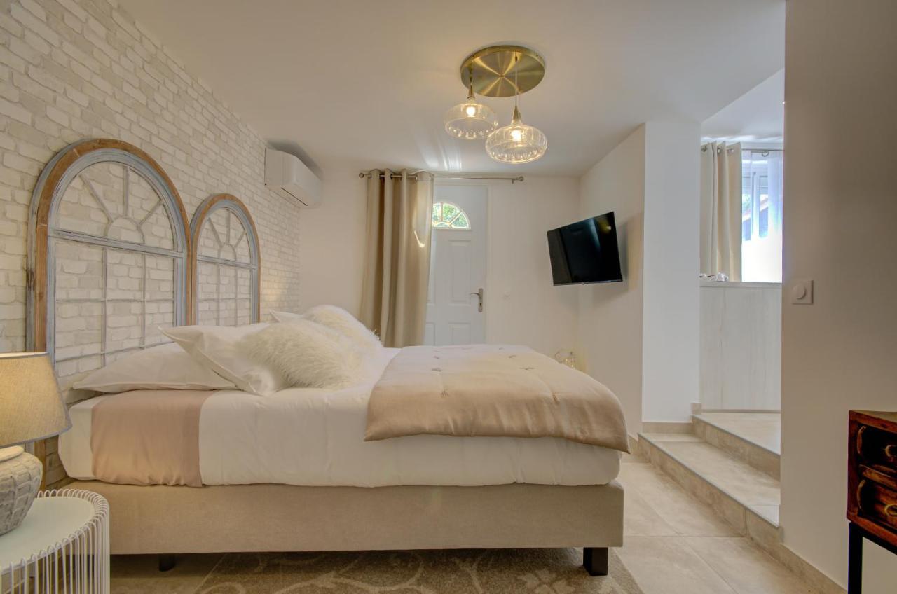 Domaine Le Courti - Adult Only Hotel Le Barcares Room photo